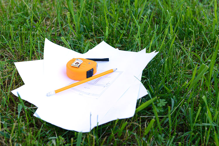 How to Create a Productive Lawn Maintenance Season Plan