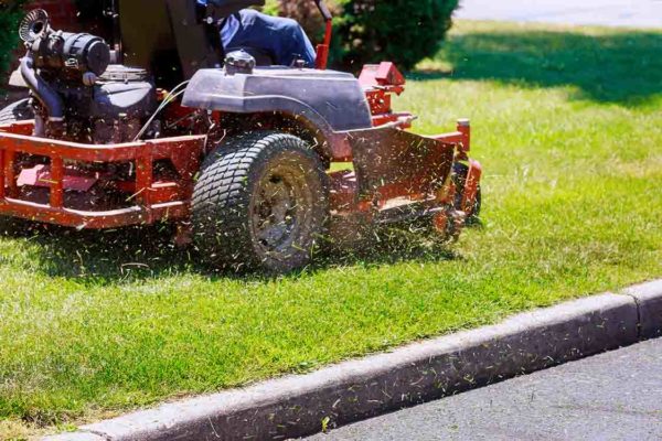 riding lawn mower